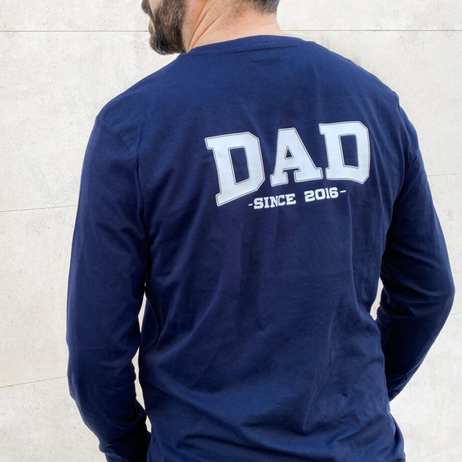 Camiseta manga larga iniciales “Dad Since”v